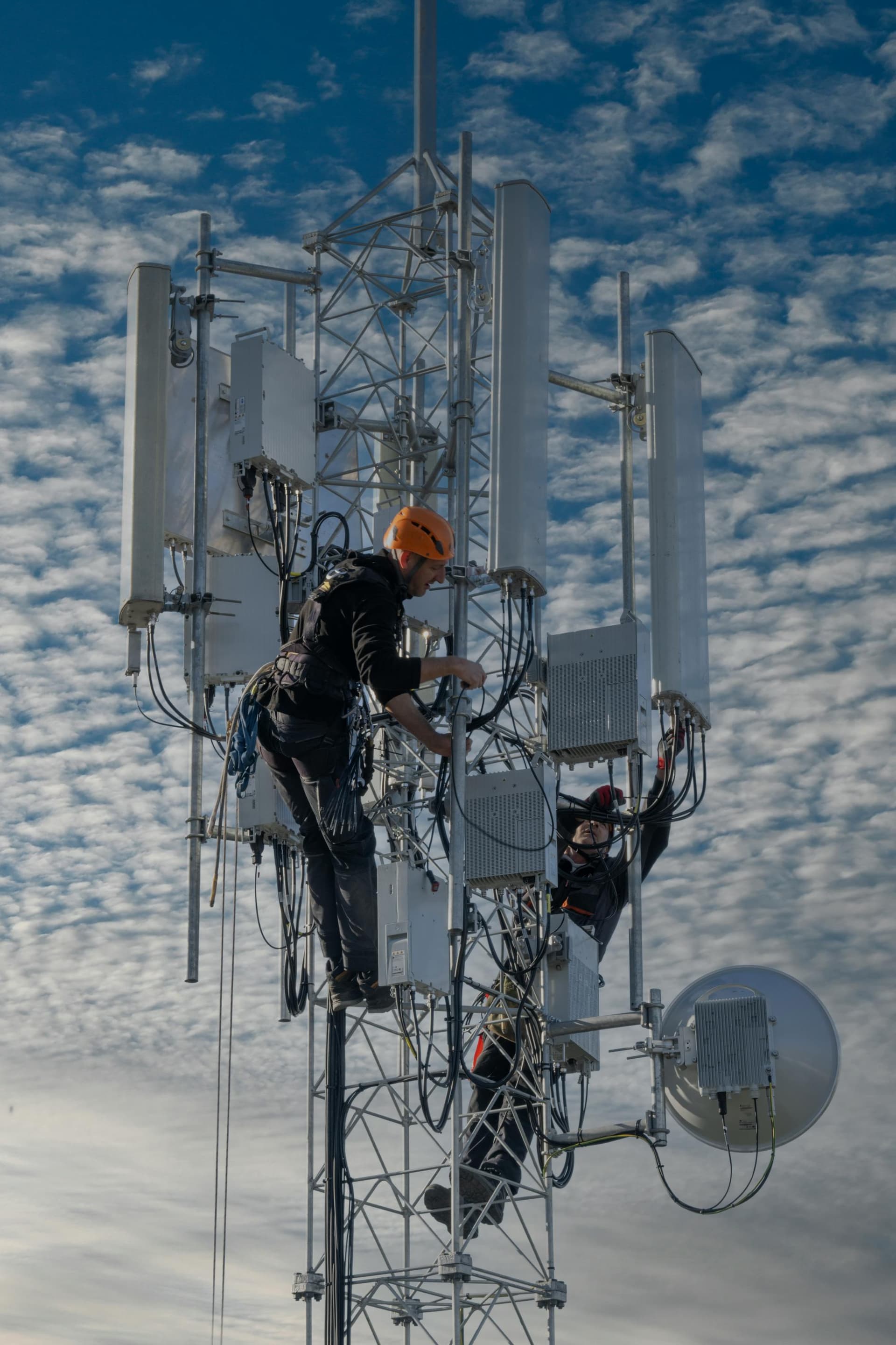 Case study: Public Safety Wireless – Amentum | Public-Safety Wireless Deployment at Scale